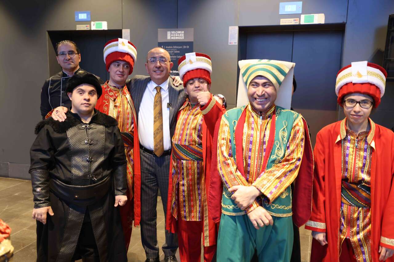 Konya’da büyük buluşma! Özel çocuklar ve aileleri bir araya geldi 9